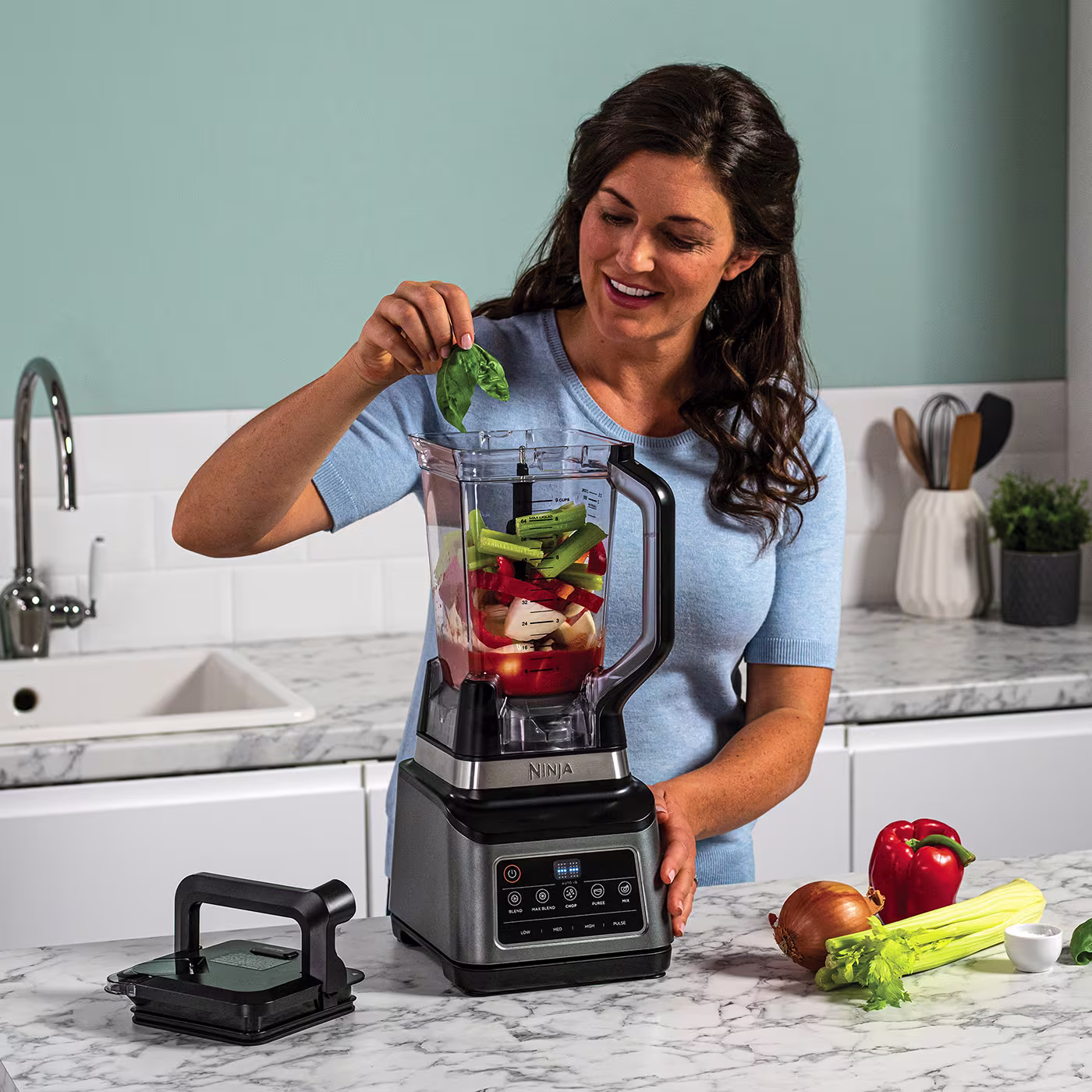 Ninja 3-in-1 Food Processor with Auto-IQ BN800UK
